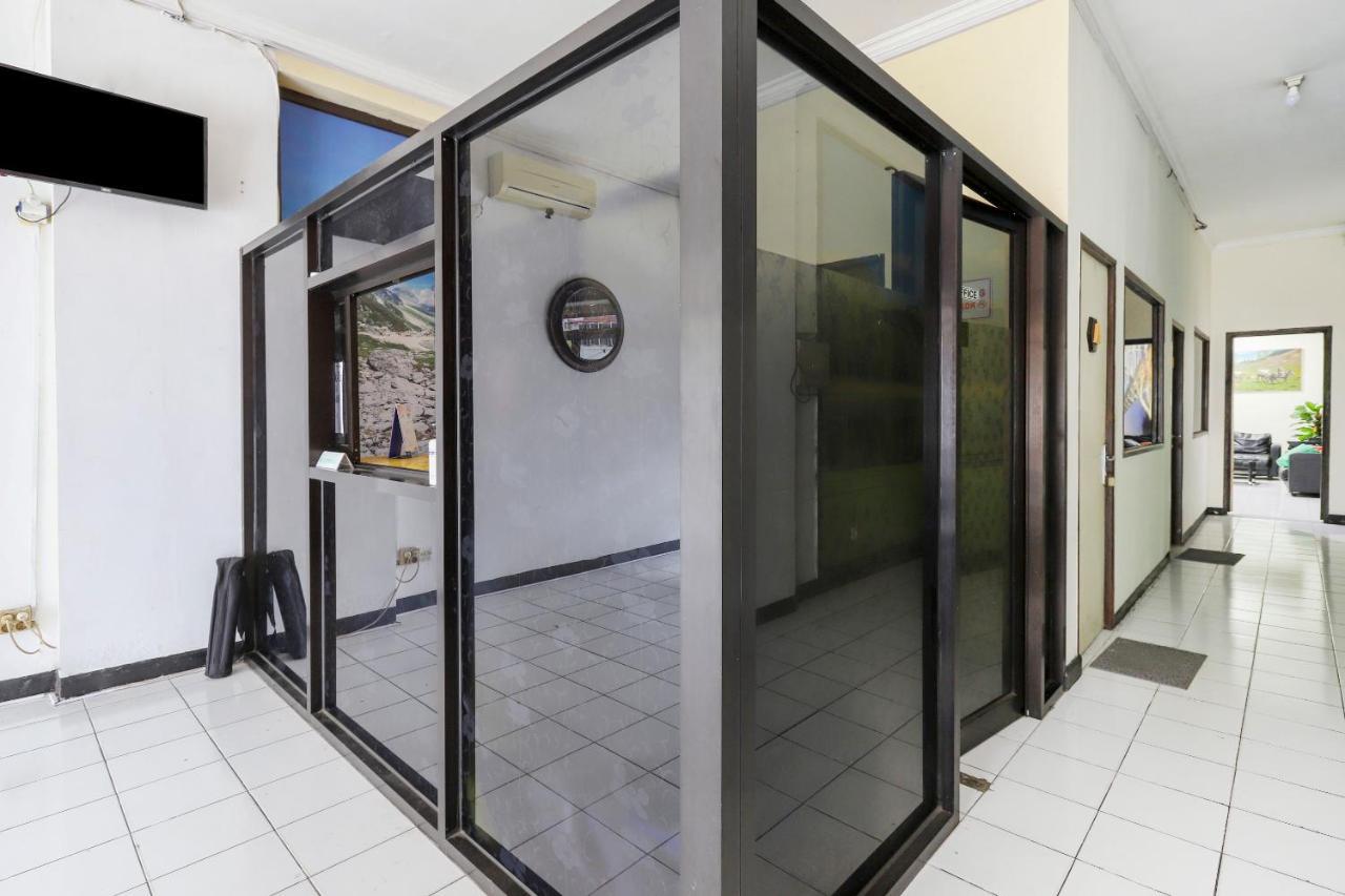 Good Sleep Balikpapan Mitra Reddoorz Hotel Exterior photo