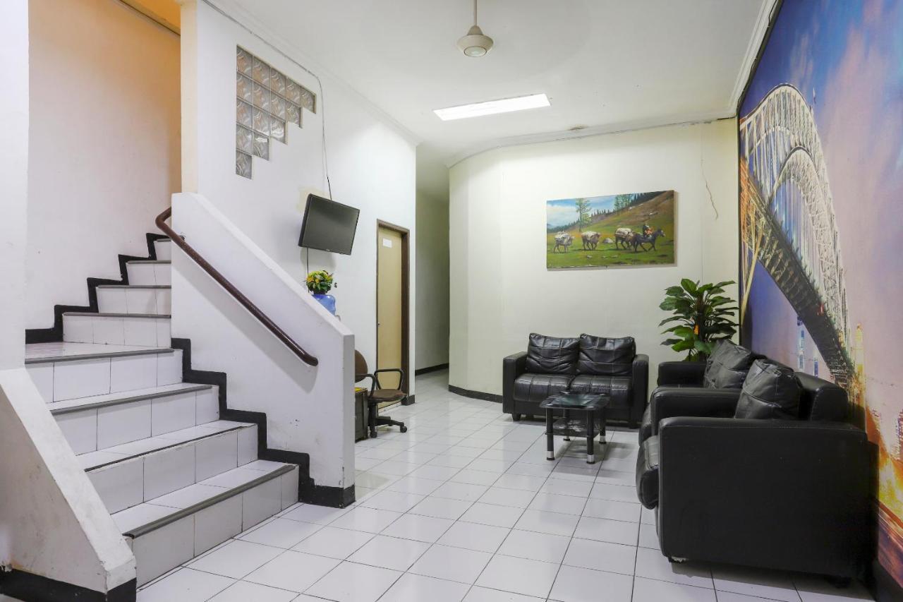 Good Sleep Balikpapan Mitra Reddoorz Hotel Exterior photo