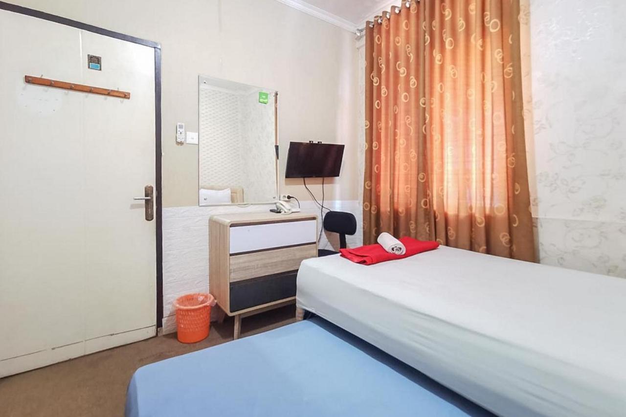 Good Sleep Balikpapan Mitra Reddoorz Hotel Exterior photo